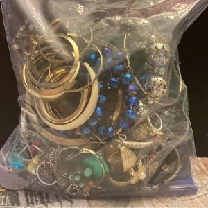 Earrings lot